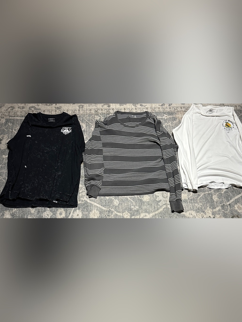 Men's Black & White Striped Long-Sleeve Crewneck Shirt